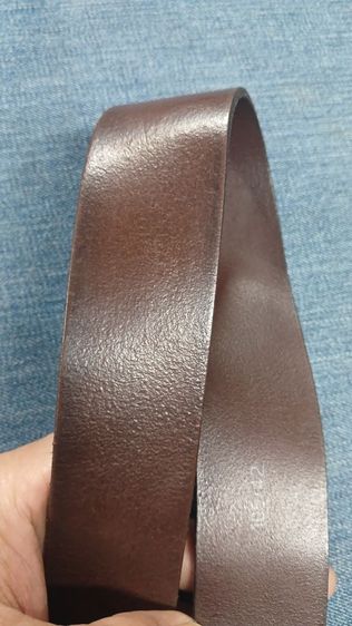 เข็มขัดหนังแท้ GARDEUR
เอว 36 ถึง 43 กว้าง 1.4 
ยาวรวมหัว 48.5 หนังสวย
มีรอยตามใช้ รูปที่ 5