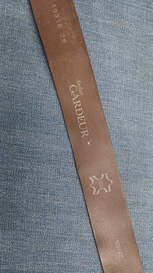 เข็มขัดหนังแท้ GARDEUR
เอว 36 ถึง 43 กว้าง 1.4 
ยาวรวมหัว 48.5 หนังสวย
มีรอยตามใช้ รูปที่ 3