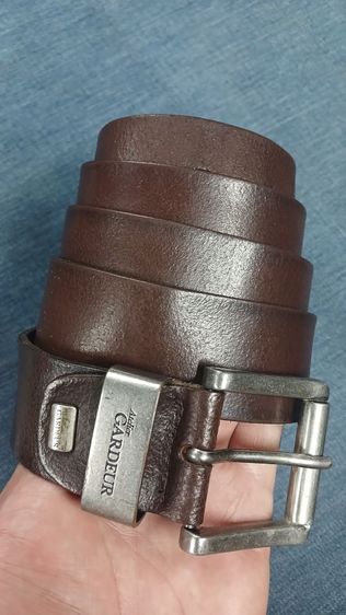 เข็มขัดหนังแท้ GARDEUR
เอว 36 ถึง 43 กว้าง 1.4 
ยาวรวมหัว 48.5 หนังสวย
มีรอยตามใช้ รูปที่ 7