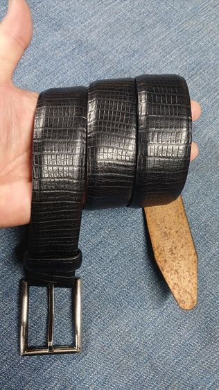 เข็มขัดหนังแท้ ปั๊มลายสวย
หัวเปลี่ยนได้ เอว 30 ถึง 34 
กว้าง 1.3 ยาวรวมหัว 40.2
หนังสวย สภาพหล่อ รูปที่ 2