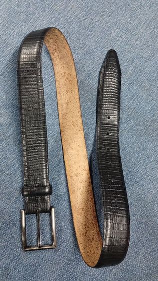 เข็มขัดหนังแท้ ปั๊มลายสวย
หัวเปลี่ยนได้ เอว 30 ถึง 34 
กว้าง 1.3 ยาวรวมหัว 40.2
หนังสวย สภาพหล่อ รูปที่ 7