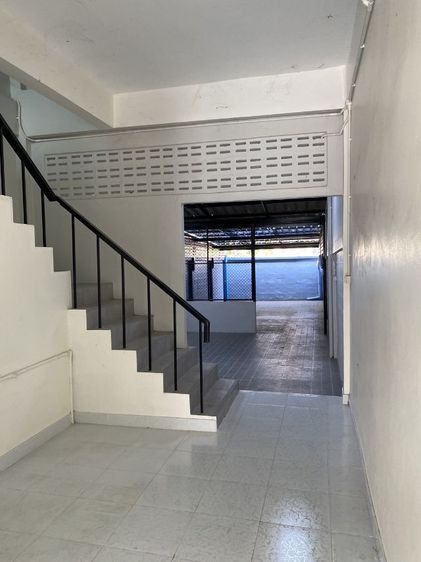 ทาวเฮ้าส์ ทำเลค้าขายเปิดร้าน หลังวัดฉิมพลี ใจกลางเมืองเพชรบุรี รูปที่ 4