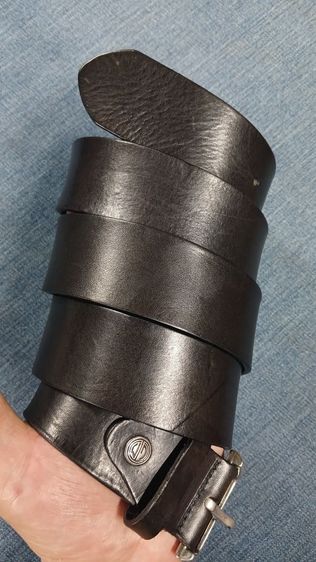 เข็มขัดหนังแท้LINDENMANN
Made In Germany เอว42 ถึง49
กว้าง1.5 ยาวรวมหัว54.3 แบรนด์แพง เอวเล็กตัดได้ หนังสวย ไซส์ใหญ่หายาก
