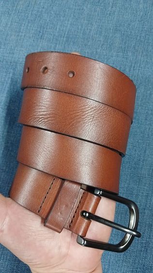 เข็มขัดJOHNSTON  MURPHY
เอว 37 ถึง 41 กว้าง 1.3 
ยาวรวมหัว 47.7 หนังสวย มีรอยตามใช้
