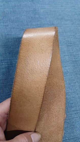 เข็มขัดหนังแท้ ESPRIT
made in Germany เอว 37 ถึง 41
กว้าง 1.5 ยาวรวมหัว 47.2
หนังสวย นิ่ม สภาพหล่อ รูปที่ 4