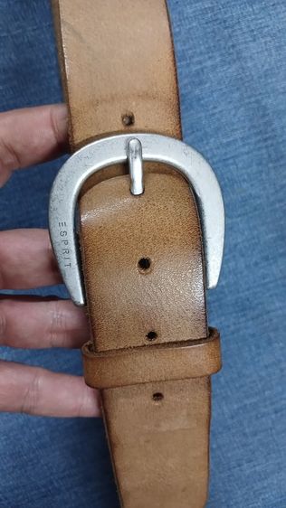 เข็มขัดหนังแท้ ESPRIT
made in Germany เอว 37 ถึง 41
กว้าง 1.5 ยาวรวมหัว 47.2
หนังสวย นิ่ม สภาพหล่อ รูปที่ 9