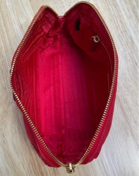 Prada Pouch Clutch ของแท้ มือสอง รูปที่ 5