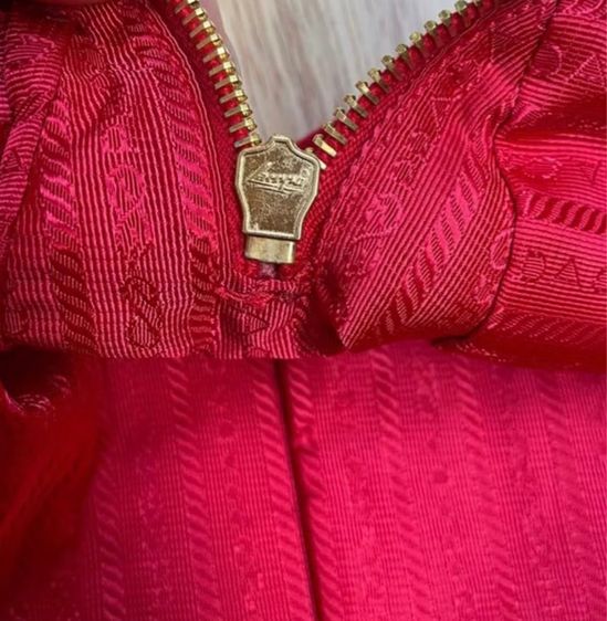 Prada Pouch Clutch ของแท้ มือสอง รูปที่ 9