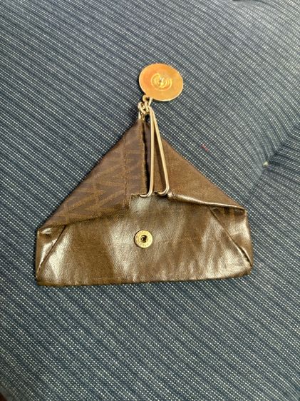 karl lagerfeld. กระเป๋า  หมวก   รูปที่ 17