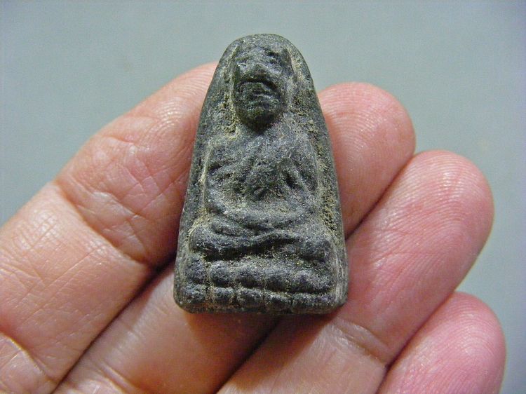 เก่าๆ หลวงปู่ทวดเนื้อว่านฝังตะกรุด  รูปที่ 12