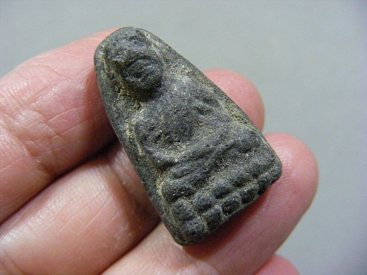 เก่าๆ หลวงปู่ทวดเนื้อว่านฝังตะกรุด  รูปที่ 5