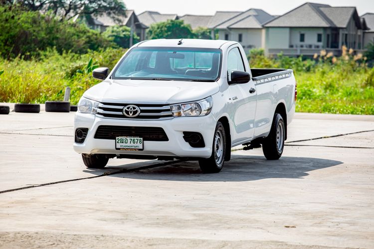รถ Toyota Hilux Revo 2.4 J Plus สี ขาว