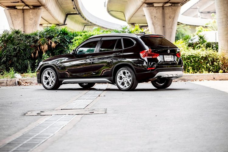 BMW X1 2014 2.0 sDrive20d xLine Pickup ดีเซล เกียร์อัตโนมัติ ดำ รูปที่ 3