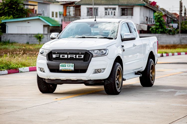 รถ Ford Ranger 2.2 Hi-Rider XLT สี ขาว