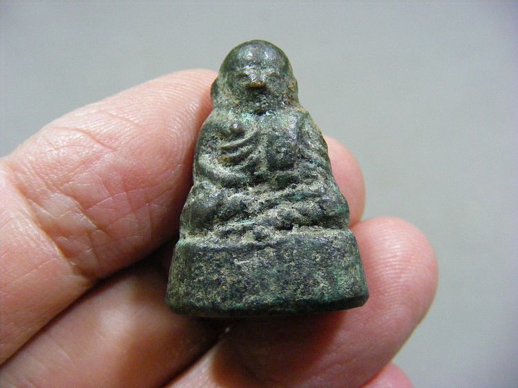 รูปหล่อหลวงพ่อเงิน เก่าๆ เนื้อเข้มๆ