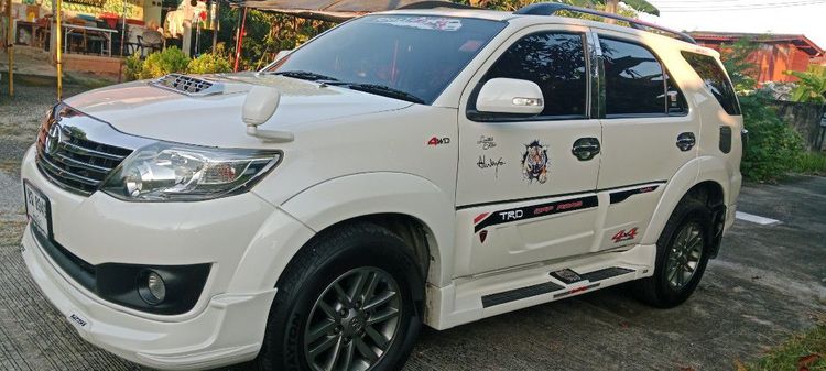 Toyota Fortuner 2012 3.0 V 2WD Champ Midnight Shine Utility-car ดีเซล เกียร์อัตโนมัติ ขาว รูปที่ 4
