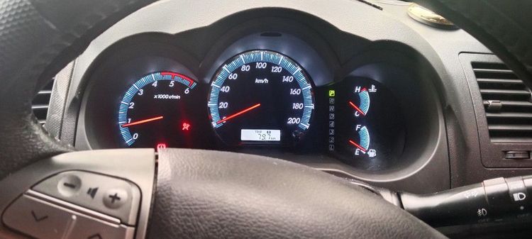 Toyota Fortuner 2012 3.0 V 2WD Champ Midnight Shine Utility-car ดีเซล เกียร์อัตโนมัติ ขาว รูปที่ 3