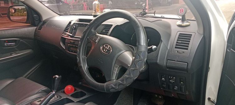 Toyota Fortuner 2012 3.0 V 2WD Champ Midnight Shine Utility-car ดีเซล เกียร์อัตโนมัติ ขาว รูปที่ 2