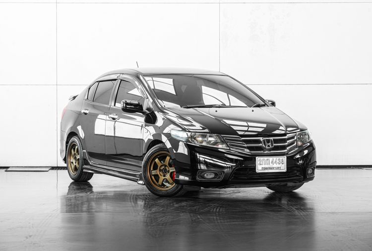 Honda City 2013 1.5 V Sedan เบนซิน ไม่ติดแก๊ส เกียร์อัตโนมัติ ดำ รูปที่ 2
