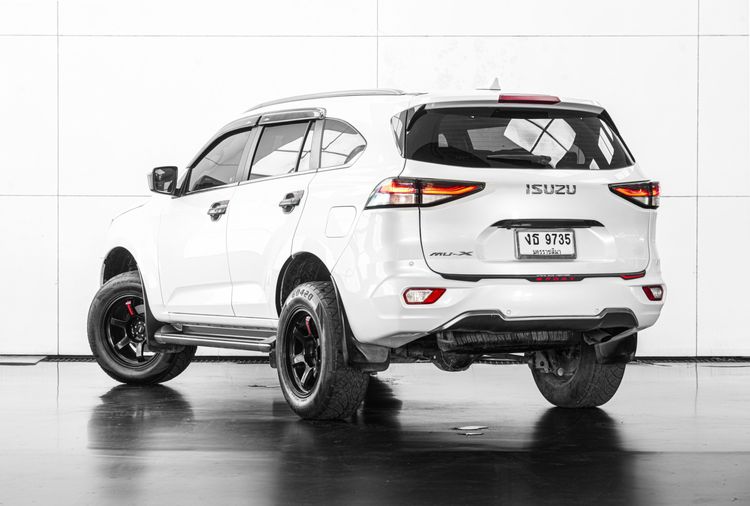 Isuzu MU-X 2022 1.9 Ultimate Phantom Collection Utility-car ดีเซล ไม่ติดแก๊ส เกียร์อัตโนมัติ ขาว รูปที่ 4
