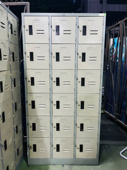 ตู้ล๊อคเกอร์เหล็ก Locker Q-Biz แบบ 18 ช่อง บานครบ