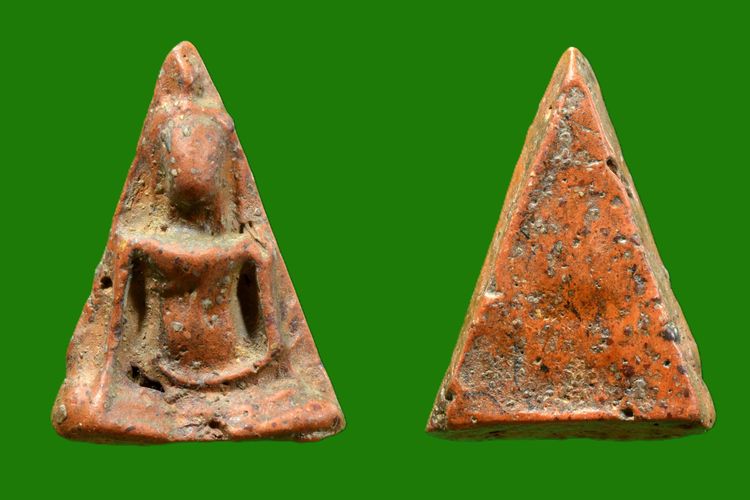 พระนางพญาเข่าโค้ง