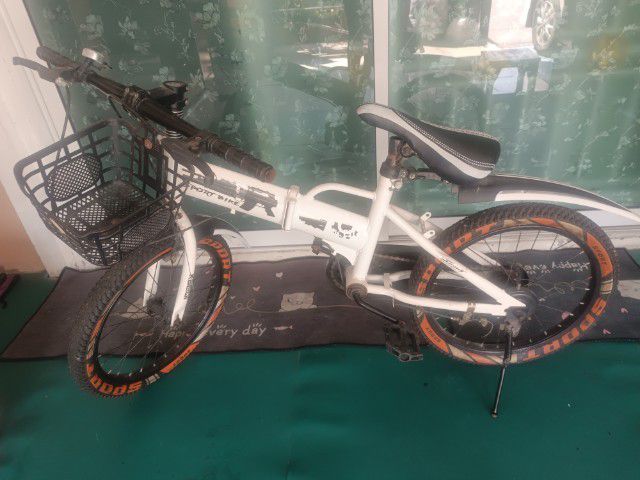 
จักรยานเสือภูเขาเด็กขนาด 20 นิ้ว ตัวรถทำจากเหล็ก และสามารถพับ เก็บได้

สำหรับเด็กอายุ 6-10 ปี

ยางมีลวดลาย "SPORT" ชื่อแบรนด์ KBEIQI รูปที่ 4