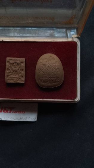 หลวงปู๋โต๊ะวัดประดู่ฉิมพลียกชุด1กล่อง3องค์พระสวยมากอยู่ในกล่องอย่างดีพระบ้านพึ่งได้มากล่องเก่าตามกาลเวลาแบบนี้หายาก รูปที่ 7