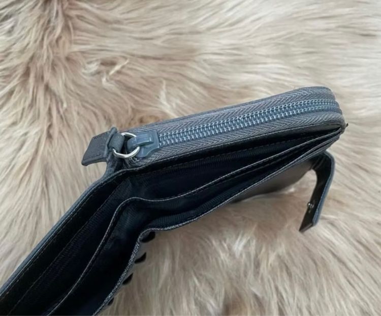 Prada Nylon Wallet สีเทา ของแท้ มือสอง รูปที่ 4