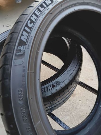 ยางคู่ มิชลิน 235-40-18 ปี23-24 รูปที่ 5