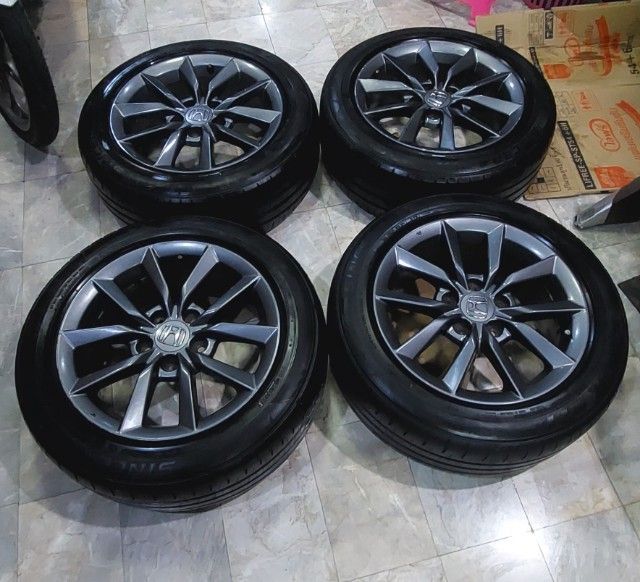 ขายยางพร้อมแม็ก Honda ทั้งชุด ราคาถูก ถอดจากรถ ใช้งานน้อย รูปที่ 9