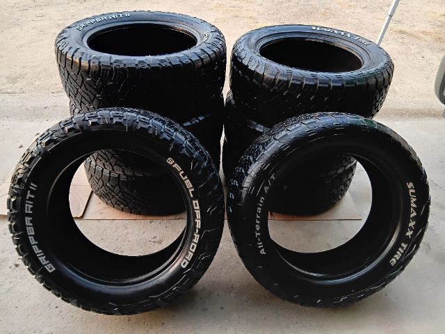 ยางชุด ออฟโรด 275-55-20 สภาพดี มี2ชุดให้เลือก