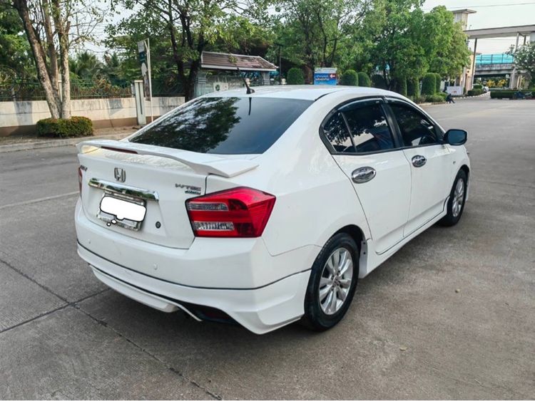 Honda City 2013 1.5 V i-VTEC Modulo Sedan เบนซิน เกียร์อัตโนมัติ ขาว รูปที่ 4