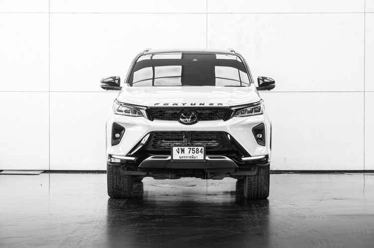 Toyota Fortuner 2022 2.4 LEGENDER 4WD AT Utility-car ดีเซล ไม่ติดแก๊ส เกียร์อัตโนมัติ ขาว รูปที่ 3