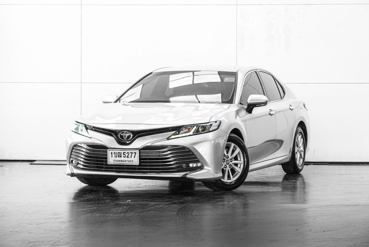 รถ Toyota Camry 2.0 G สี เทา