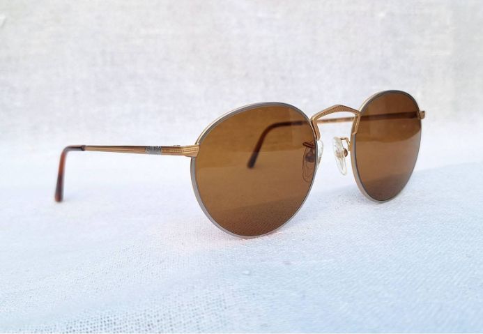 แว่นตาแฮนด์คราฟท์ฝรั่งเศส 2 กษัตริย์  LOGO PARIS มือหนึ่ง New Old Stock โมเดลอาร์ติสท์ หยดน้ำ–แพนโต้ จอห์น เลนนอน เลนส์กระจกคริสตัลญี่ปุ่น UNION COLOR สีน้ำตาลคาราเมล–สว่าง...Authentic Vintage LOGO PARIS Handcrafted in France รูปที่ 9