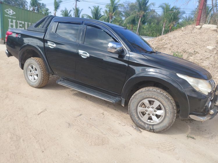 Mitsubishi Triton 2015 2.4 GL 4WD Pickup ดีเซล เกียร์ธรรมดา ดำ รูปที่ 4