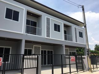 บ้านพร้อมอยู่ ใกล้ม.พายัพ 4 ห้องนอน 3 ห้องน้ำ