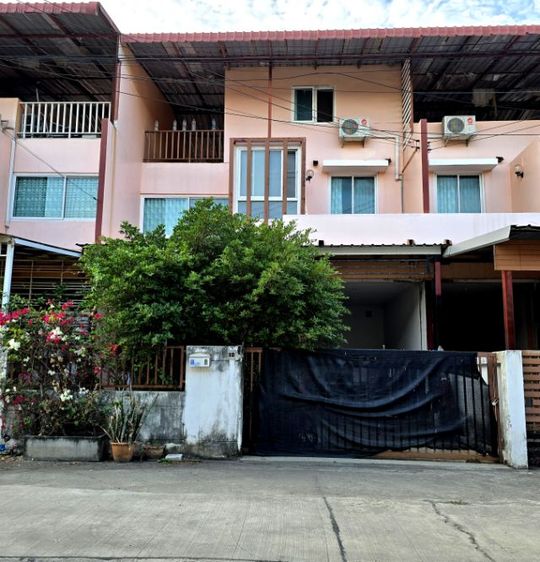 ทาวน์โฮม 30ตรว 3นอน3น้ำ ใจกลาง กทม