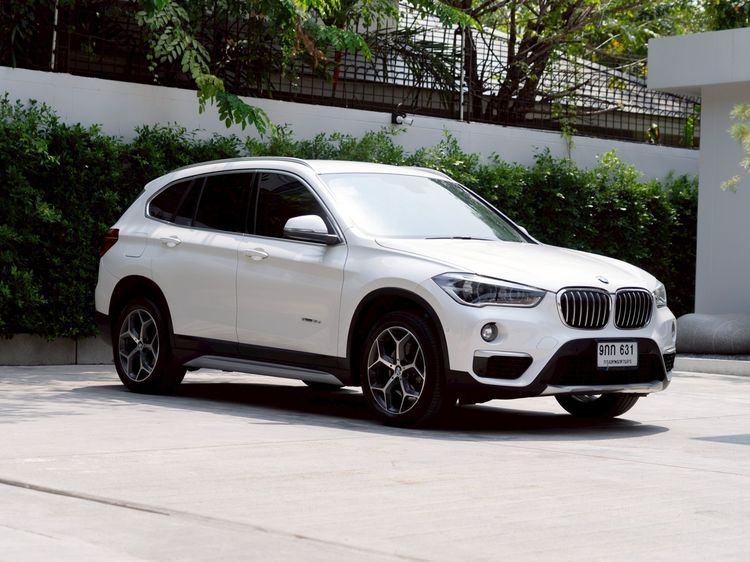 รถ BMW X1 2.0 sDrive18d xLine สี ขาว