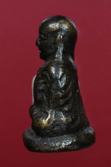 พระหลวงพ่อเงินสวยๆค่ะเก่าค่ะ รูปที่ 4