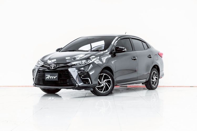 รถ Toyota Yaris ATIV 1.2 Sport สี เทา