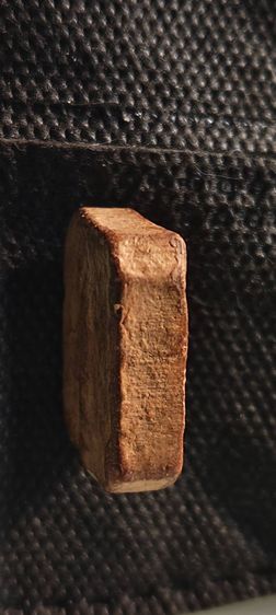 หลวงพ่อปานพิมพ์ทรงไก่หางสามเส้น รูปที่ 2