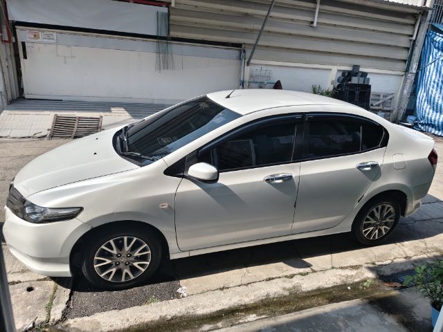 Honda City 2011 1.5 S i-VTEC Sedan เบนซิน ไม่ติดแก๊ส เกียร์อัตโนมัติ ขาว รูปที่ 2