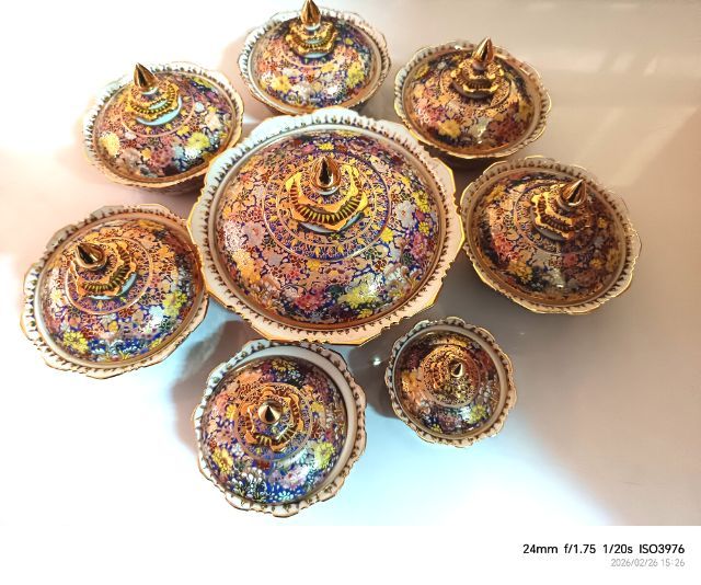 เซรามิคเก่า ✅✅  ขายชามชุดเบญจรงค์​ เซ็ต​ 8​ ลูก​ ✅✅   🌺 ราคา​ 4,900​ บาท​ 🌺 ค่าส่ง​ 100​ บาท