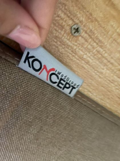โซฟาแบรนด์Koncept โคงเหล็ก ถอดซักได้ สภาพมหม่ มีตำหนินิดเดียวตามรูป ไม่มีผลต่อการใช้งาน  รูปที่ 2