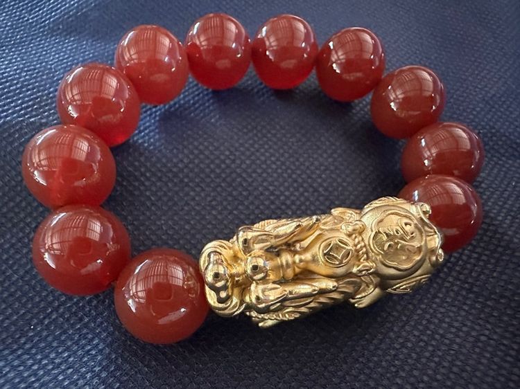 อื่นๆ ข้อมือหินคาเนเลี่ยนพร้อมปี่เซี๊ยะ