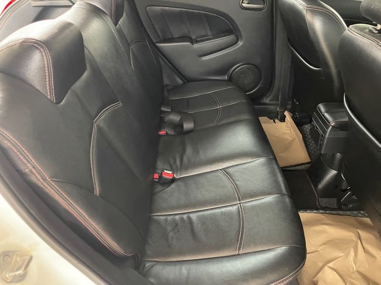 Mazda Mazda 2 2012 1.5 Groove Sedan เบนซิน ไม่ติดแก๊ส เกียร์ธรรมดา ขาว รูปที่ 4