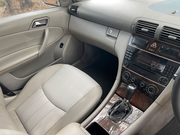 Mercedes-Benz C-Class 2005 C180 Kompressor Sedan เบนซิน ไม่ติดแก๊ส เกียร์อัตโนมัติ บรอนซ์เงิน รูปที่ 4