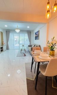 อื่นๆ ตกแต่งครบ สร้างเสร็จก่อน 2010 ขายด่วนทาวน์เฮาส์ 2 ชั้น รีโนเวทใหม่ พัทยา รูปที่ 3